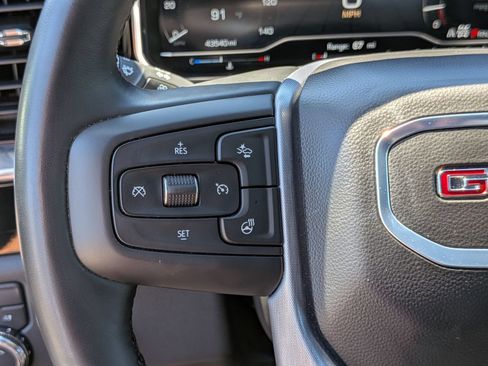 Used 2025 GMC Sierra 1500 SLT AWD/4WD image 18