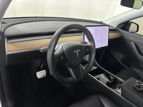 Used 2021 Tesla Model Y Performance image 12