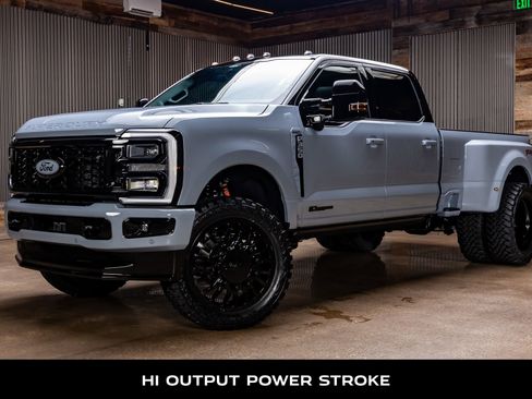 Used 2026 Ford F350 Platinum w/ FX4 Off-Road Package AWD/4WD image 5