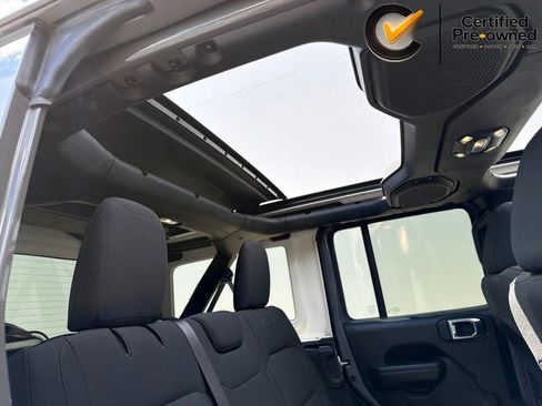 Certified 2021 Jeep Wrangler Unlimited Sport w/ Sun And Sound Package AWD/4WD image 31