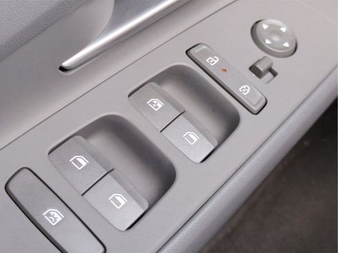 New 2025 Hyundai Elantra SEL image 38