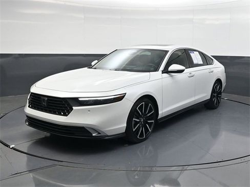 Used 2023 Honda Accord Touring image 8