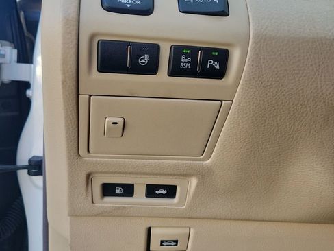 Used 2014 Lexus LS 460 image 24