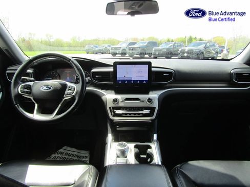Certified 2022 Ford Explorer XLT w/ Equipment Group 202A AWD/4WD image 4