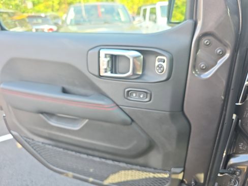 New 2025 Jeep Wrangler Unlimited Rubicon image 14