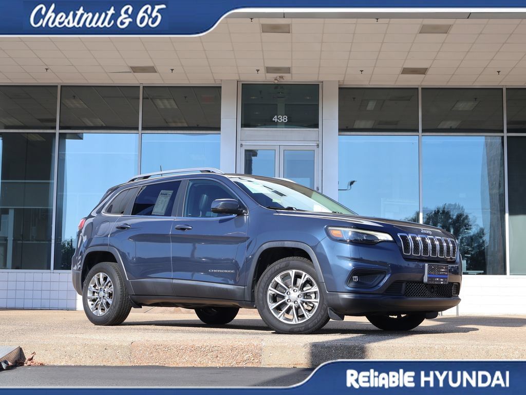 Used 2021 Jeep Cherokee Latitude Plus FWD image 2