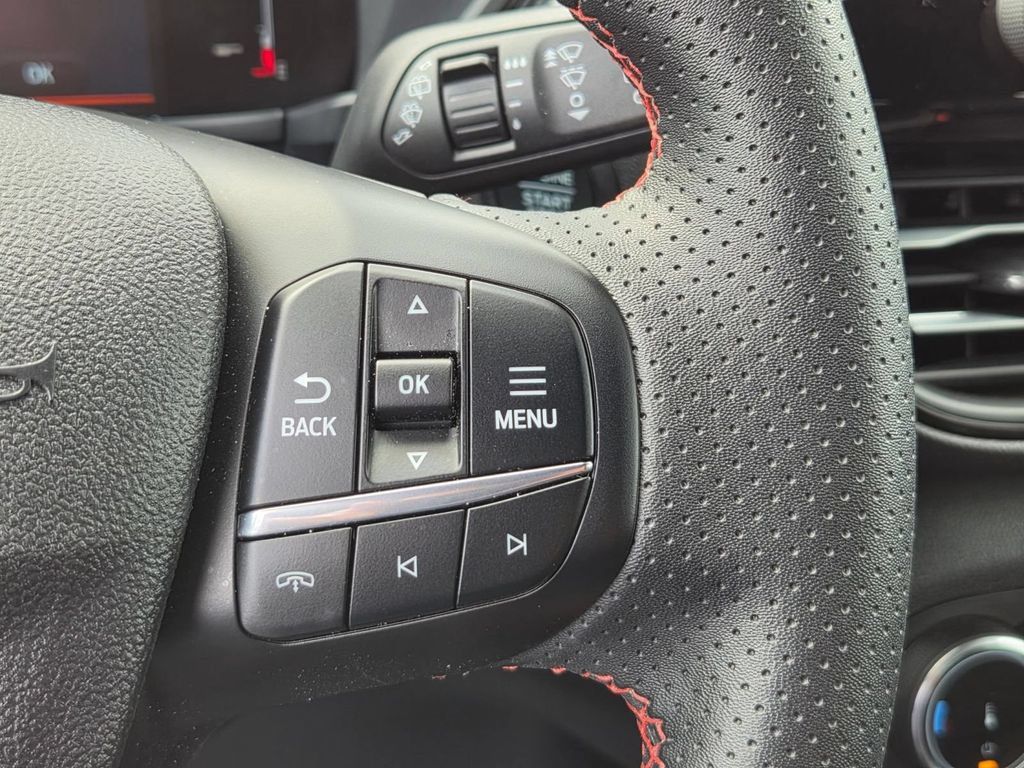 Used 2025 Ford Escape ST-Line AWD/4WD image 19