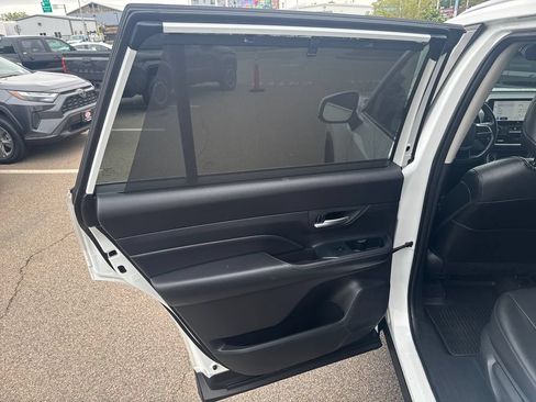 Used 2024 Toyota Grand Highlander AWD image 39