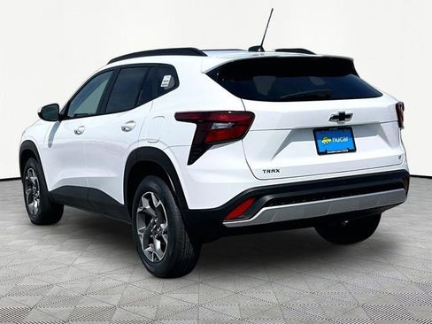 New 2026 Chevrolet Trax LT w/ Driver Confidence Package FWD image 4
