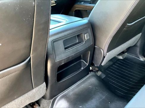 Used 2018 GMC Sierra 2500 Denali w/ Duramax Plus Package AWD/4WD image 13