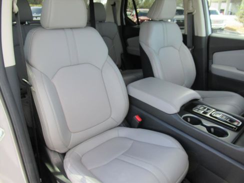 Used 2023 Honda Pilot Touring image 10
