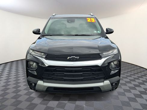 Used 2023 Chevrolet TrailBlazer LT w/ Convenience Package FWD image 2