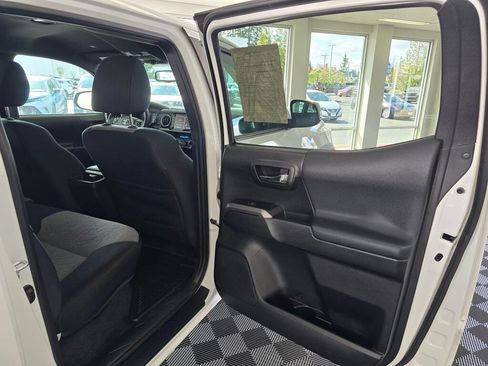 Used 2023 Toyota Tacoma TRD Off-Road image 38