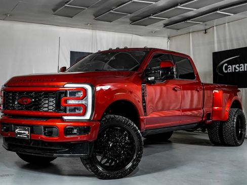 Used 2025 Ford F350 Platinum w/ FX4 Off-Road Package AWD/4WD image 4