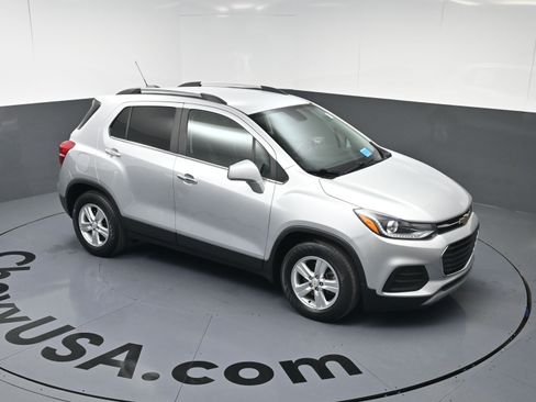 Used 2019 Chevrolet Trax LT w/ LT Convenience Package image 30