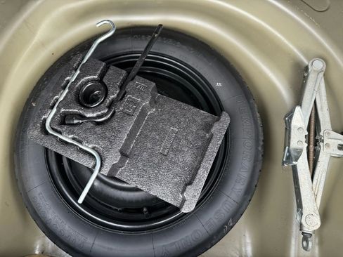 Used 2010 Toyota Corolla LE image 15