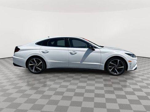 Used 2023 Hyundai Sonata SEL Plus w/ Preferred Accessory Package FWD image 2