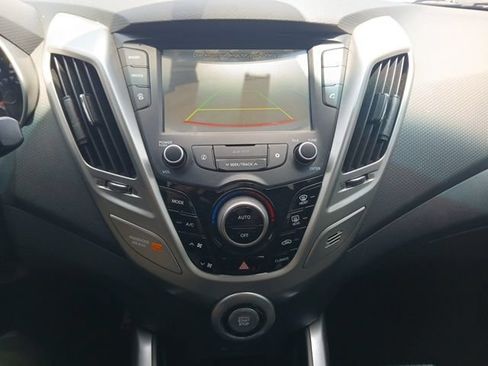 Used 2016 Hyundai Veloster w/ Option Group 03 FWD image 19