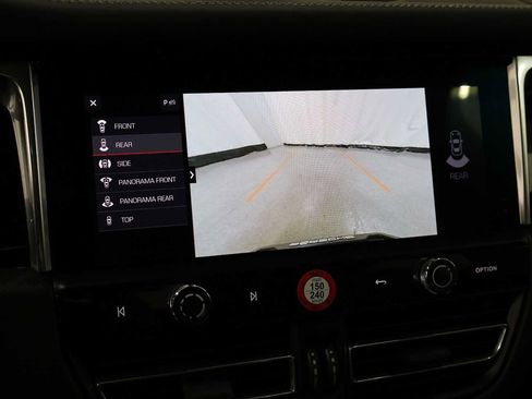 Used 2026 Porsche Macan AWD/4WD image 34