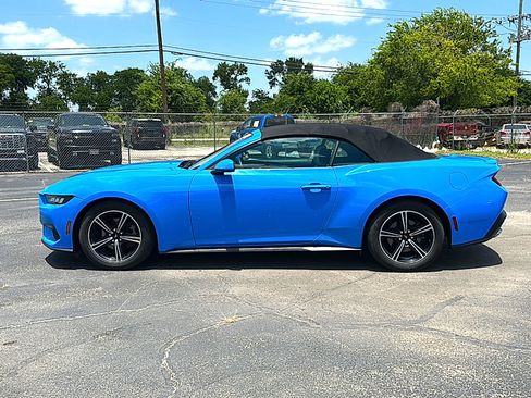 Used 2024 Ford Mustang Premium RWD image 5