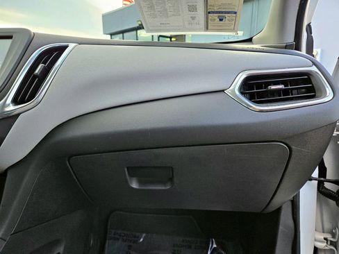 Used 2018 Chevrolet Equinox LT image 50