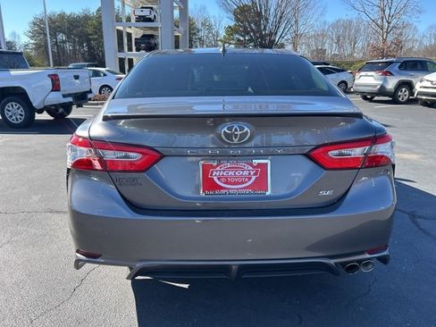 Used 2020 Toyota Camry SE image 6