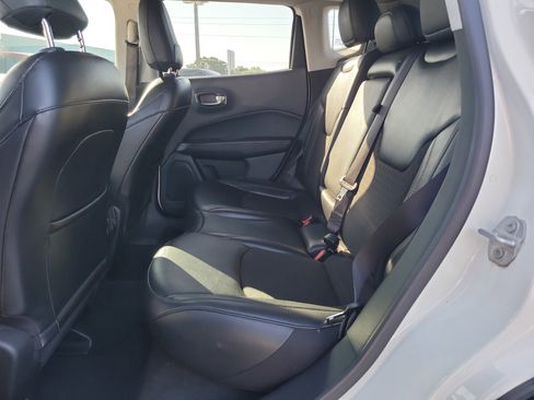 Used 2020 Jeep Compass Latitude FWD image 11