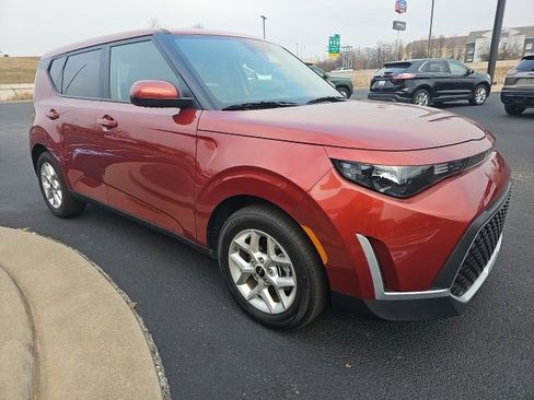 Used 2024 Kia Soul LX w/ Option Group 015 image 5