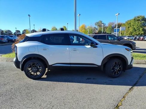 New 2026 Nissan Kicks SR w/ SR Premium Package AWD/4WD image 2