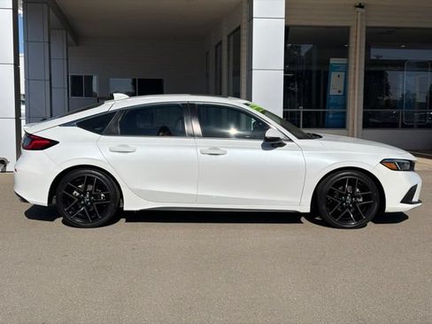 Used 2023 Honda Civic Sport Touring image 2