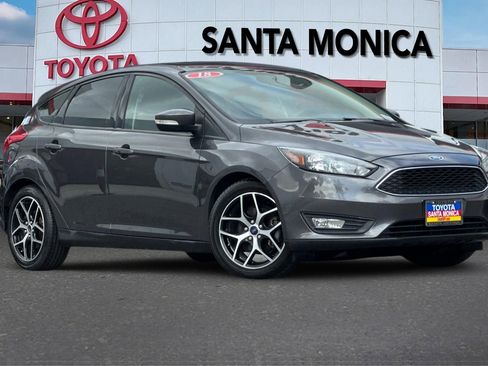 Used 2018 Ford Focus SEL FWD image 2