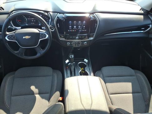 Used 2020 Chevrolet Traverse LT image 17
