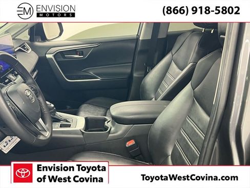 Used 2023 Toyota RAV4 XLE Premium image 8