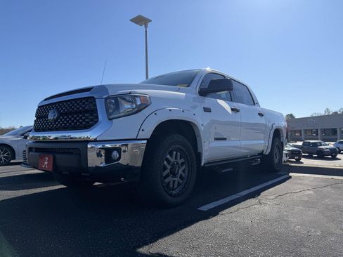 Used 2019 Toyota Tundra SR5 w/ SR5 Upgrade Package image 14