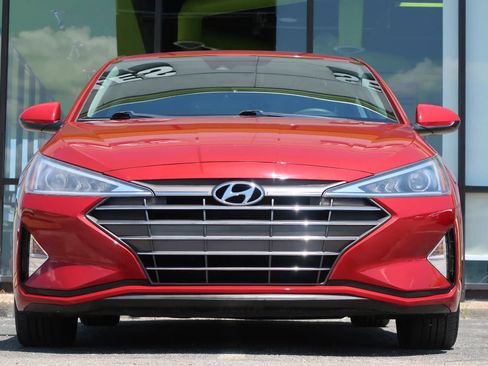 Used 2019 Hyundai Elantra SEL image 3