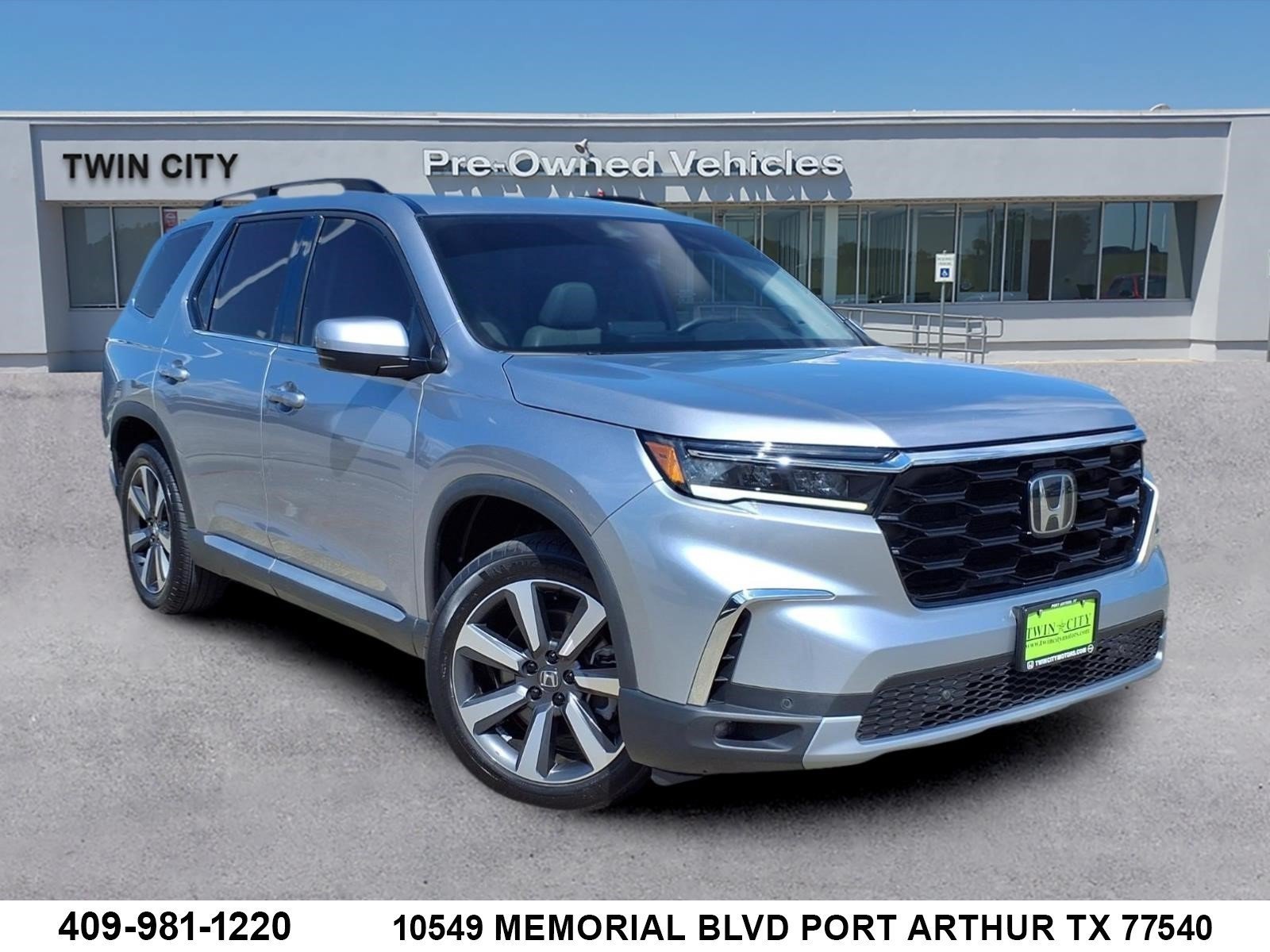 Used 2023 Honda Pilot Touring image 1