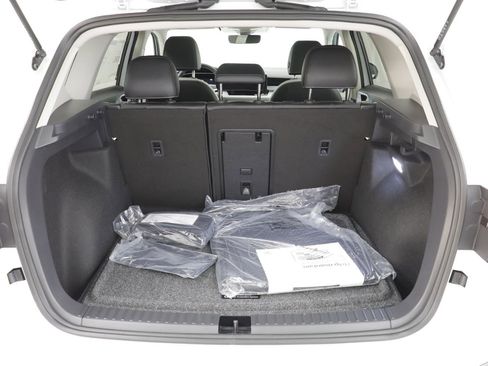 Used 2026 Volkswagen Taos SE image 17