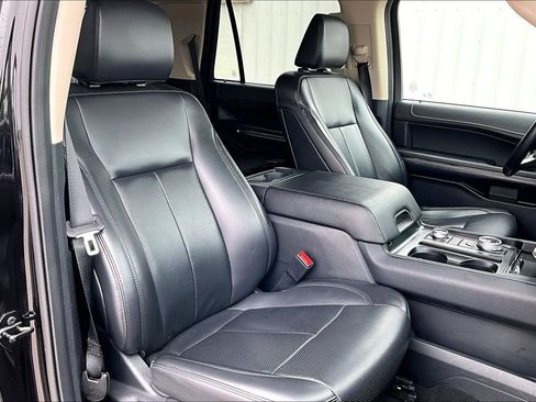Used 2024 Ford Expedition XLT AWD/4WD image 7
