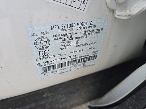 Used 2025 Ford Explorer Platinum w/ Ultimate Package image 12