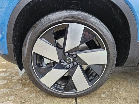 Certified 2023 Volvo C40 P8 Recharge Ultimate AWD/4WD image 9