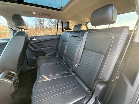 Used 2023 Volkswagen Tiguan SE image 19
