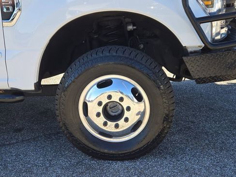 Used 2018 Ford F350 XL w/ Power Equipment Group image 4