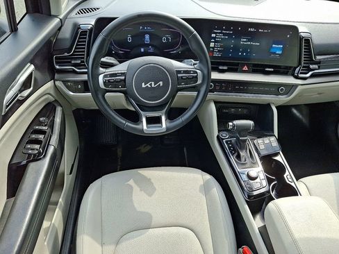 Used 2024 Kia Sportage EX AWD/4WD image 12