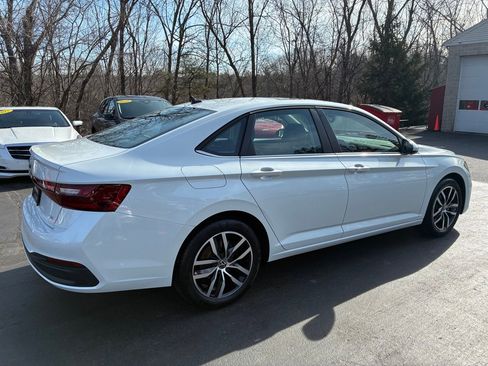 Used 2025 Volkswagen Jetta SE w/ Sunroof Package image 8