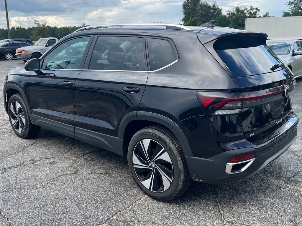 Used 2025 Volkswagen Taos SE AWD/4WD image 20