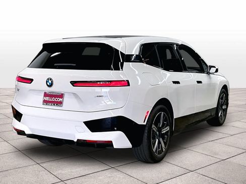 Used 2024 BMW iX xDrive50 w/ Sport Package AWD/4WD image 15
