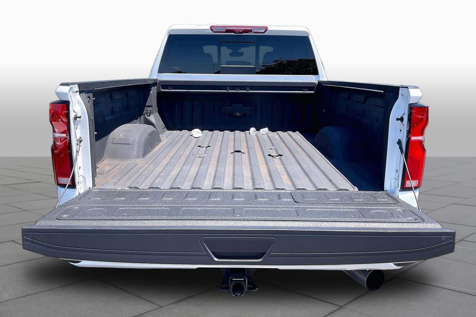 Used 2025 Chevrolet Silverado 2500 High Country w/ High Country Premium Package AWD/4WD image 34