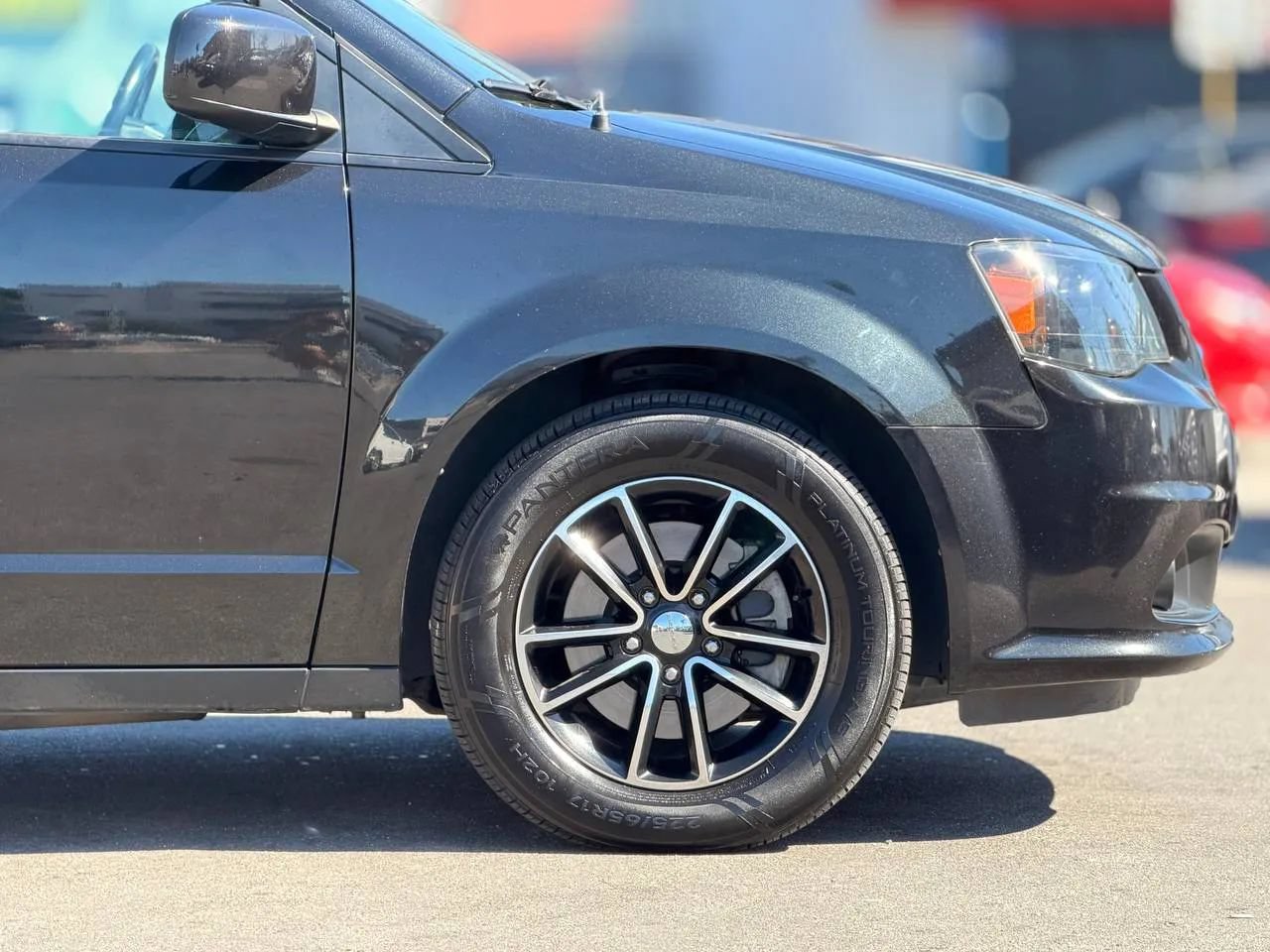 Used 2018 Dodge Grand Caravan GT FWD image 19
