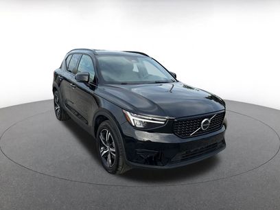 Used 2024 Volvo XC40 B5 Core
