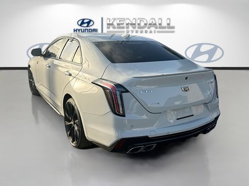 Used 2022 Cadillac CT4 V w/ LPO, ONYX Package image 4
